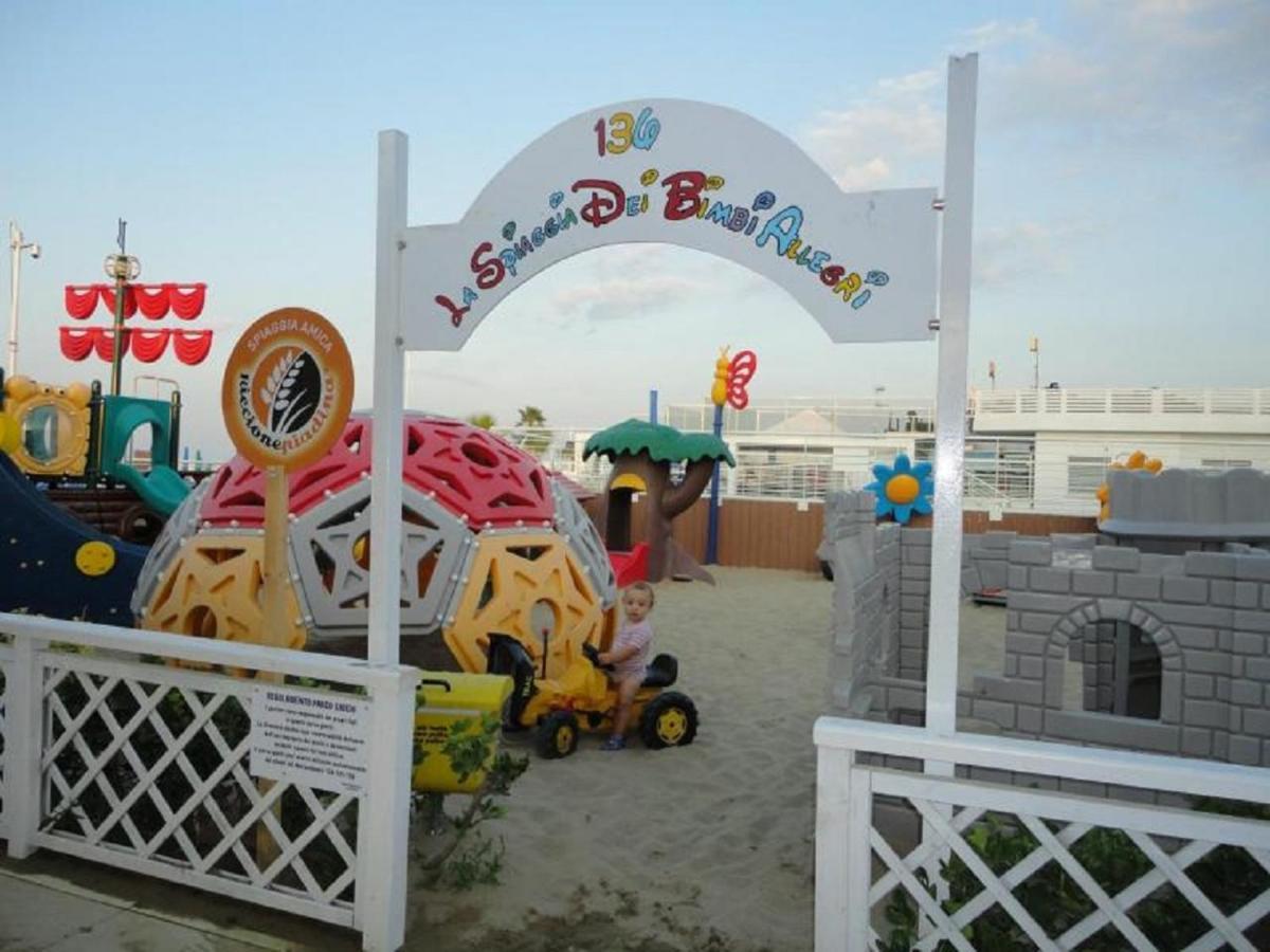 Riccione Beach Hotel - Enjoy Your Summer -Beach Village Incluso Exterior photo
