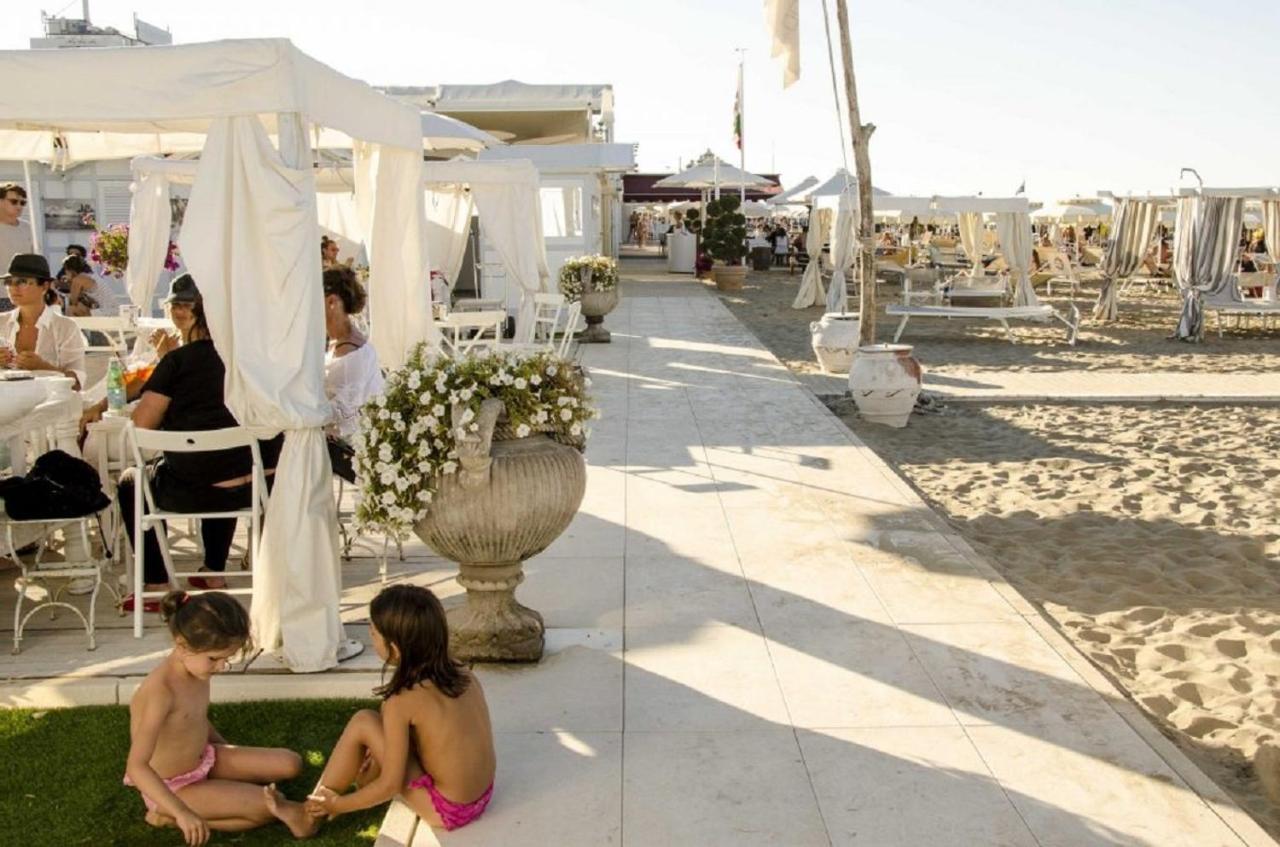 Riccione Beach Hotel - Enjoy Your Summer -Beach Village Incluso Exterior photo